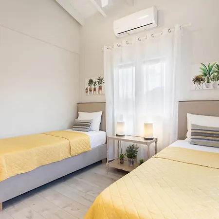 Marika's Penthouse Chania شقة